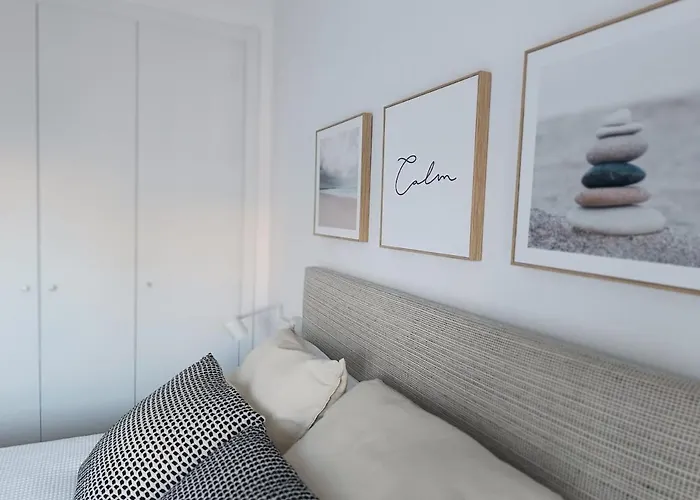 דירה Centrally Located With A Pool And Parking