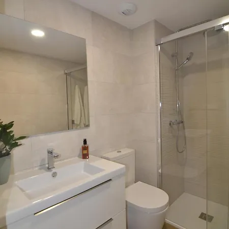 Apartmán Centrally Located With A Pool And Parking *