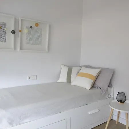 Centrally Located With A Pool And Parking Apartmán Tarragona