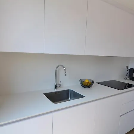 Centrally Located With A Pool And Parking Tarragona