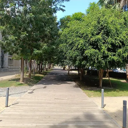 Centrally Located With A Pool And Parking Apartman
