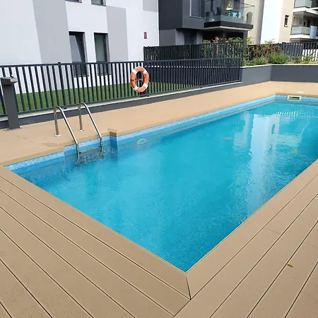 Centrally Located With A Pool And Parking Tarragona