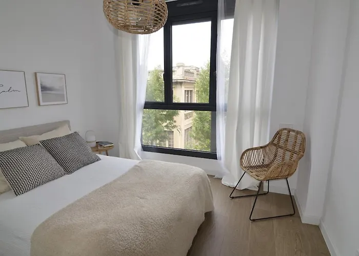 Centrally Located With A Pool And Parking Apartmán *