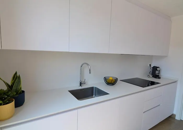 Centrally Located With A Pool And Parking Tarragona