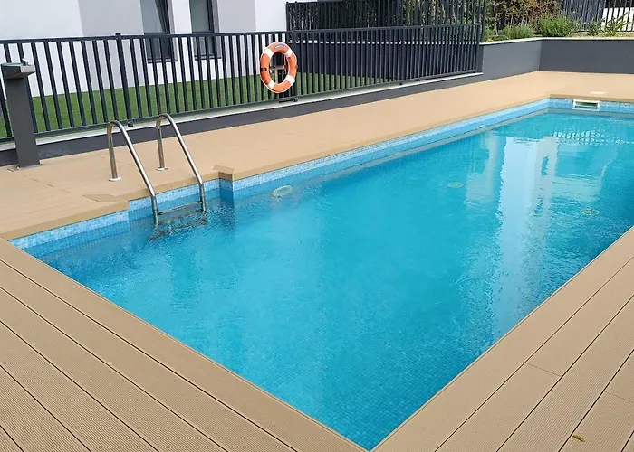 Centrally Located With A Pool And Parking Tarragona