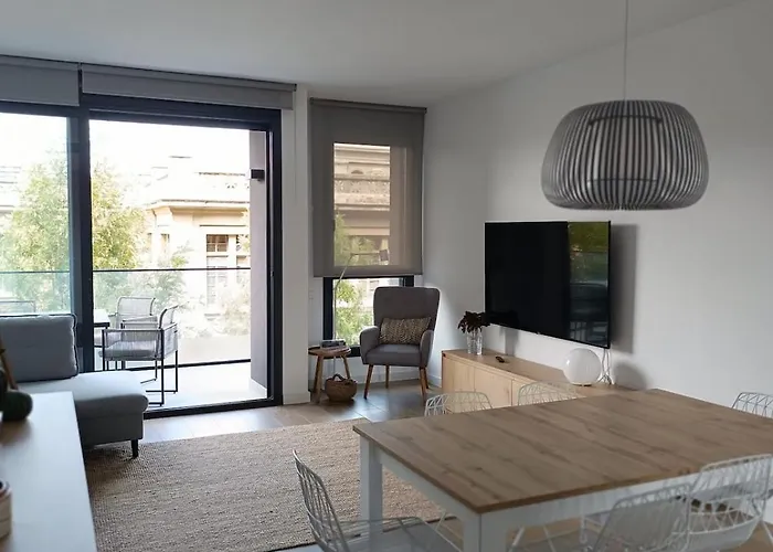 Centrally Located With A Pool And Parking *